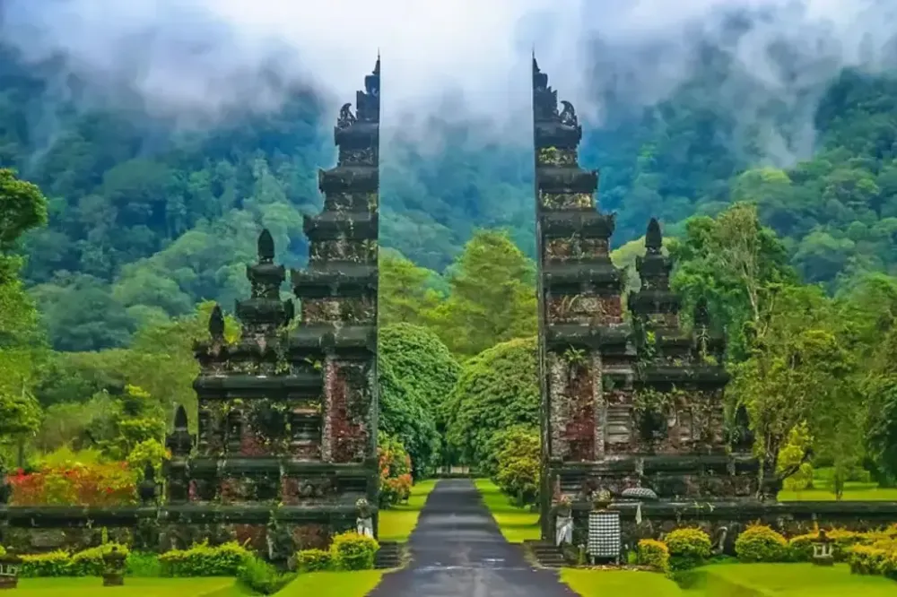 du lich bali cong troi lempuyang nusa penida ruong bac thang tegalalang bali swing