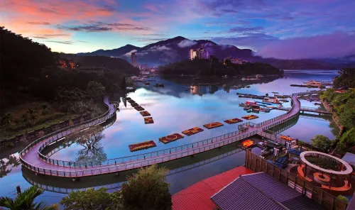 tour dai loan Hồ Nhật Nguyệt (Đài Trung)