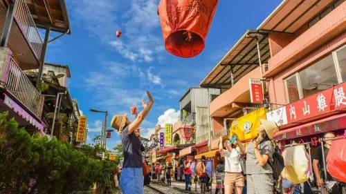 tour dai loan Phố cổ Thập Phần (Đài Bắc)