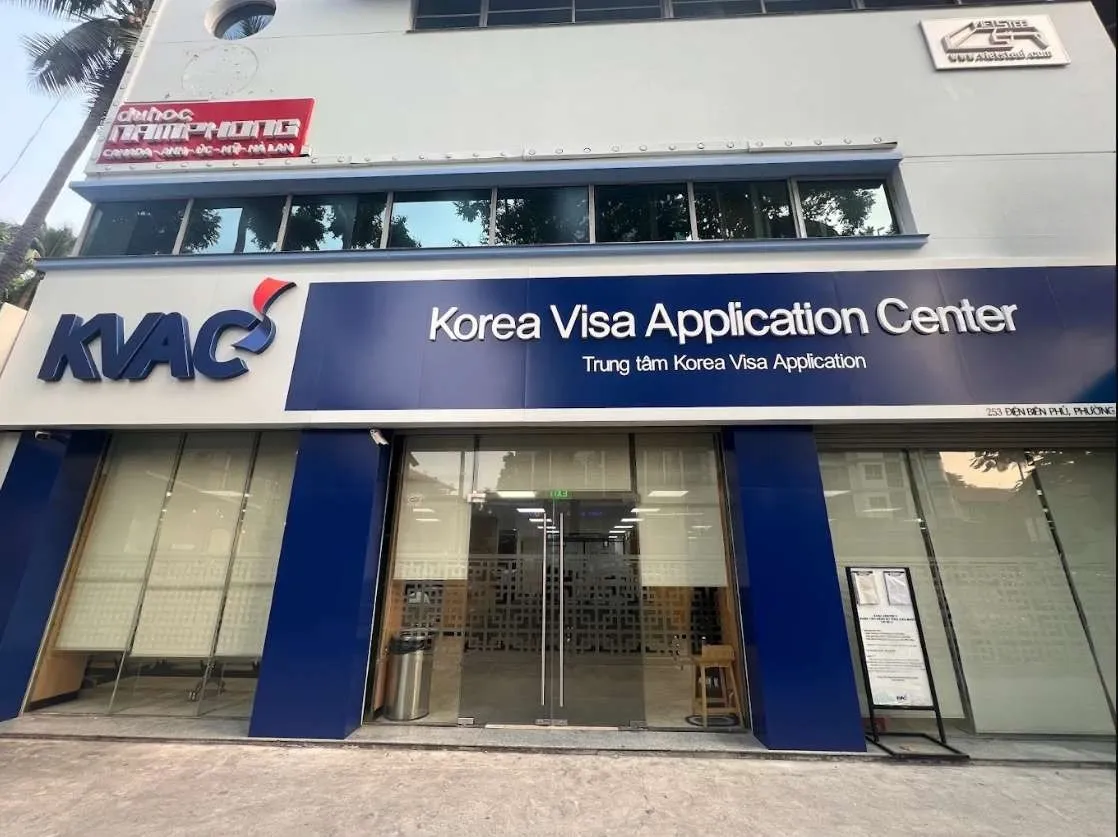 Giúp khách hàng tối ưu hóa quy trình KVAC ra sao?