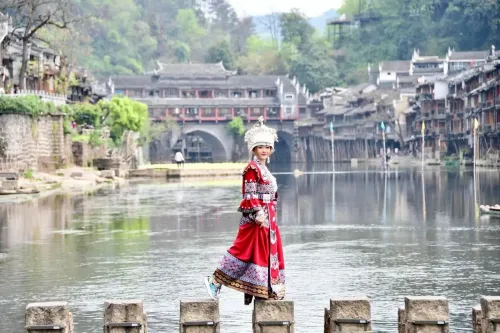 tour du lich trung quoc an thi truong gia gioi phuong hoang co tran 5 ngay 4 dem haidangtravel