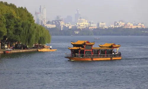 ham quan Tây Hồ Hàng Châu bằng du thuyền HAIDANGTRAVEL