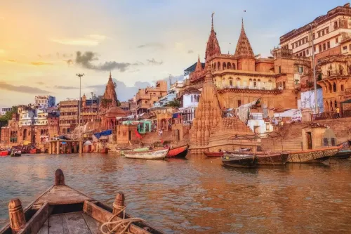 Ngắm bình minh trên sông Hằng Varanasi tâm điểm du lịch Ấn Độ