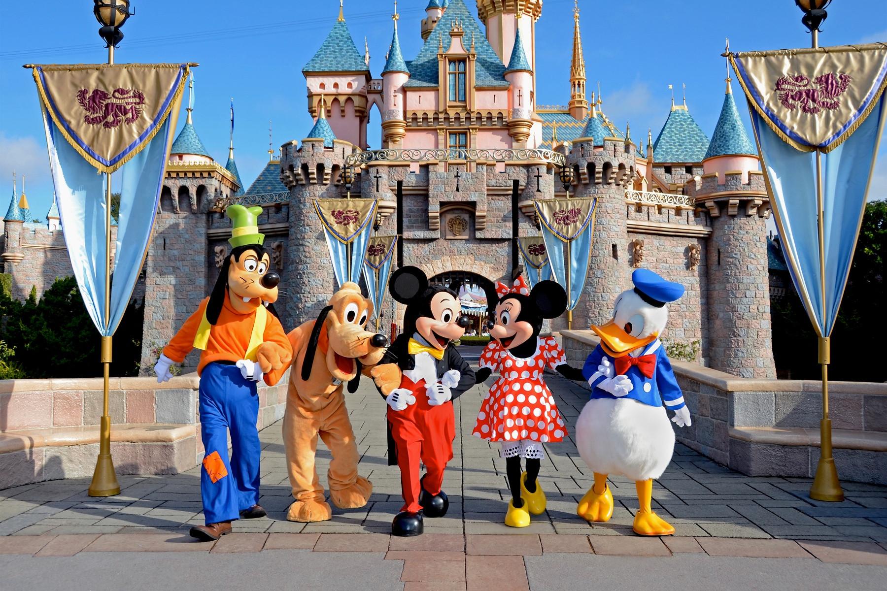 tour-nhat-ban-mua-he-phu-si-disneyland