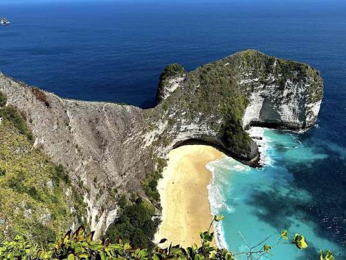 Quang cảnh "Sống lưng khủng long" tại đảo Nusa Penida