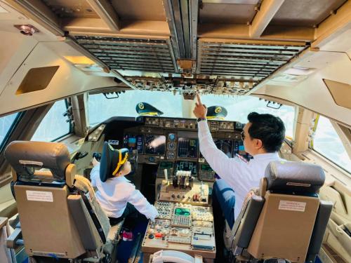 bên trong khoang lái Cafe Boeing 747	check in cafe boeing 747 thai lan HAIDANGTRAVEL