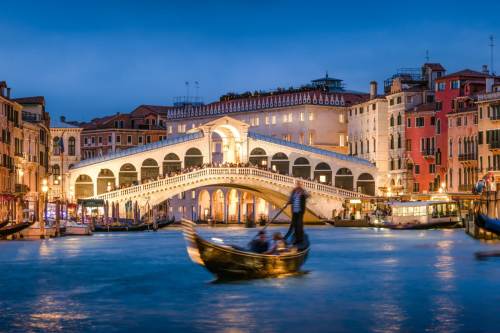 Dao thuyen Venice Y trai nghiem lang man tour Chau Au HAIDANGTRAVEL
